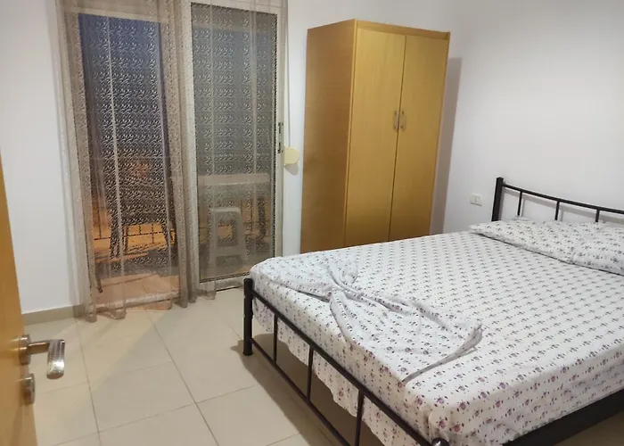 Ionian Pearl Daire *